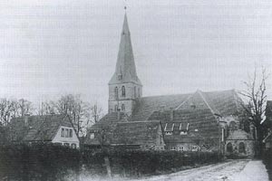 Schulstra&szlig;e mit Blick auf Kirche 1938