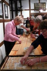 Frohe Stunden in der Weihnachtsb�ckerei