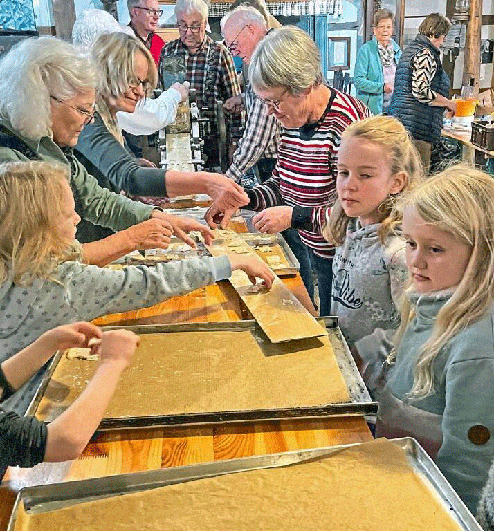 Auch die Kinder hatten beim Backen ihren Spaß